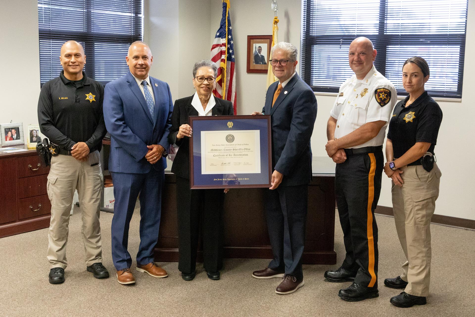 sheriff receiving accreditation